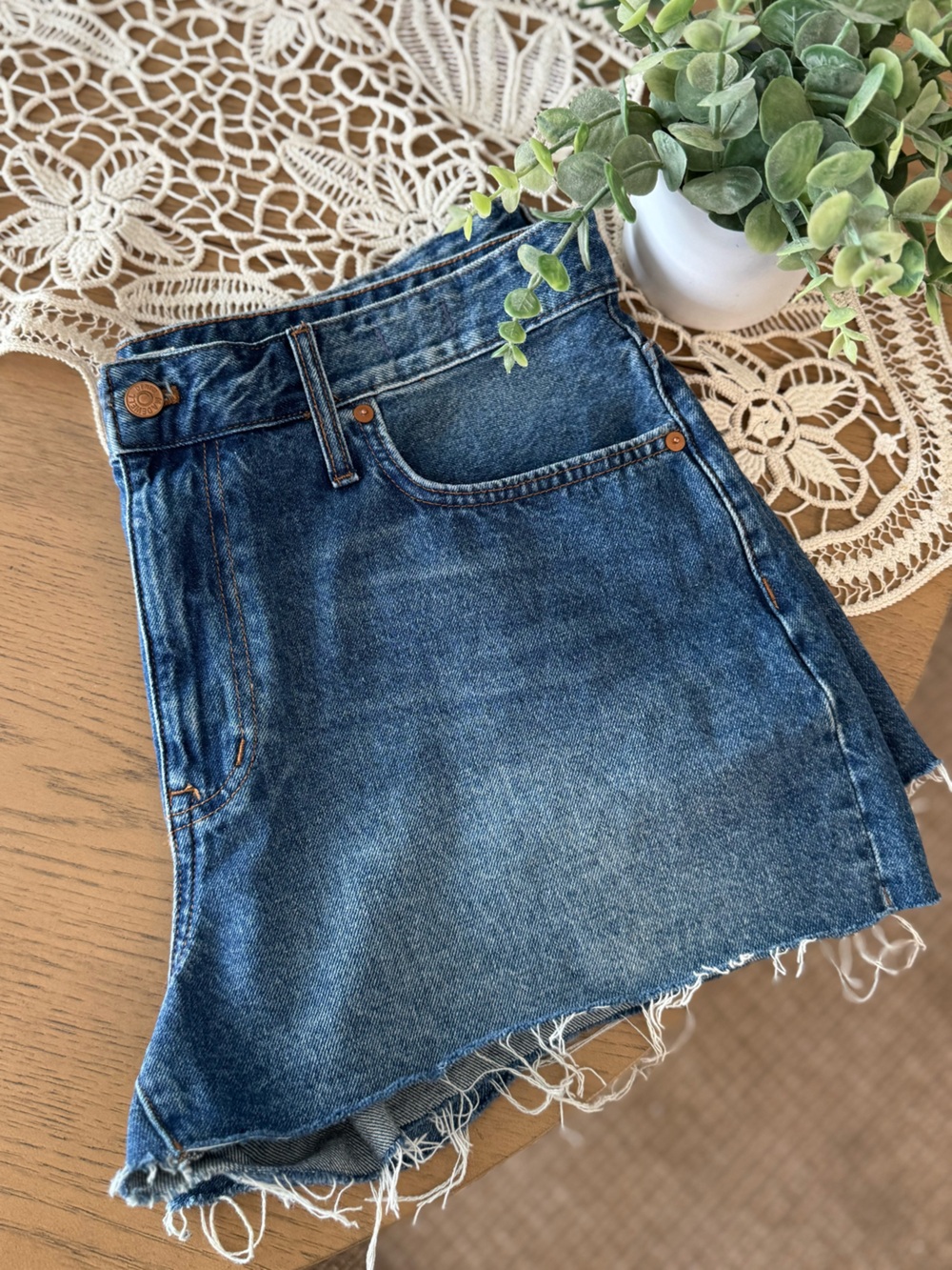 Madewell Relaxed Denim Cutoff Shorts Women’s Size 32 Blue High Rise Raw Hem